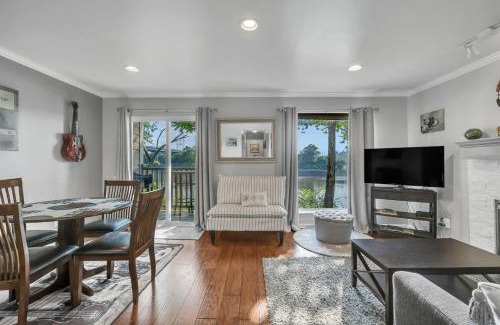 North Capitol Apartment | Nash Star Private Condo - 2bed, 2bath, Sleep 6, 25 Min Walk To Broadway And All Nashville Attractions, Pool, Gym