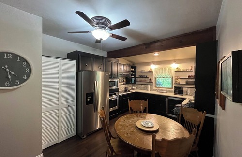 Pennington Bend House | Nashville Riverfront Retreat-with Hot Tub.