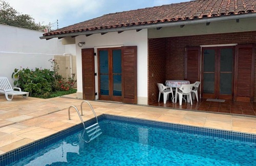 Jardim Virginia House | NATAL AVAILABLE! 4 SUITES, AIR CONDITIONING, TV, INTERNET, POOL, 150 METERS FROM THE BEACH! Pet!