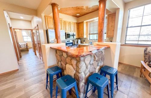 Heber Apartment | National Forest Retreat AZ White Mtn Escape Cabin Design Spacious Condo By Vacation Your Way