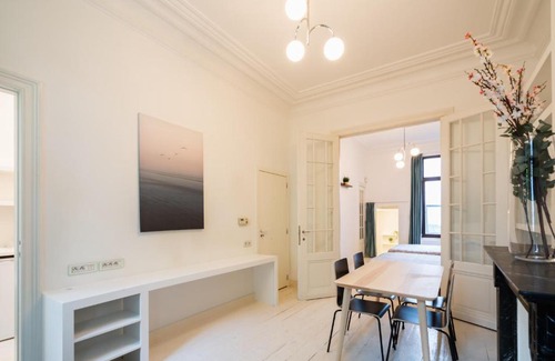 Sint-Andries Apartment | National Street Residence