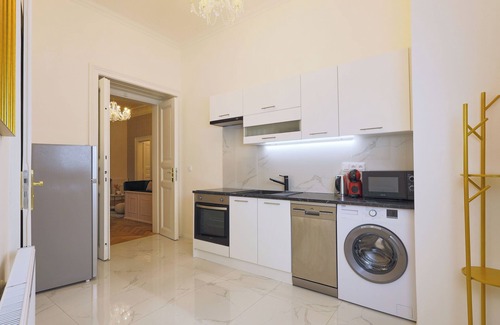 Nove Mesto Apartment | National Theatre Elegance Residence