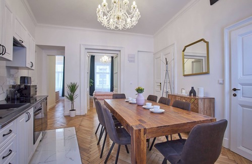 Nove Mesto Apartment | National Theatre Elegance Residence