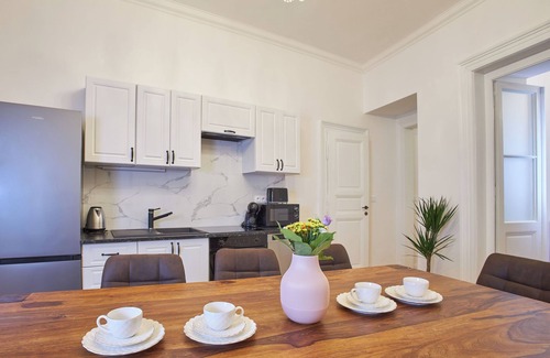 Nove Mesto Apartment | National Theatre Elegance Residence