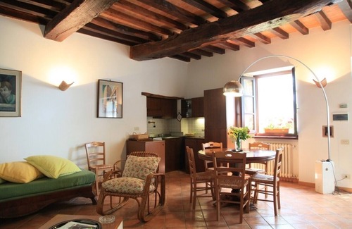 Amelia Apartment | Nature and relax in agriturismo Podere Luchiano with private swimming pool