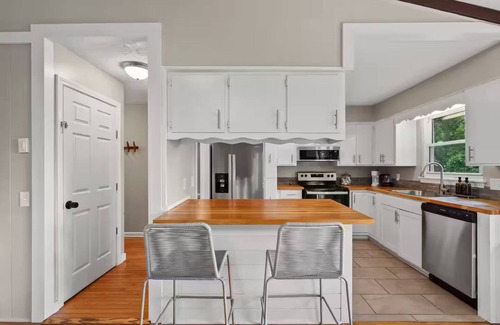 Royal Pines House | Nature Bliss w/Mtn Views! - Fireplace - Near AVL