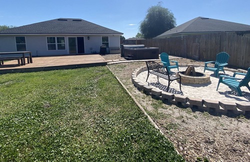 Sandalwood House | Nature Escape at Jax Beach