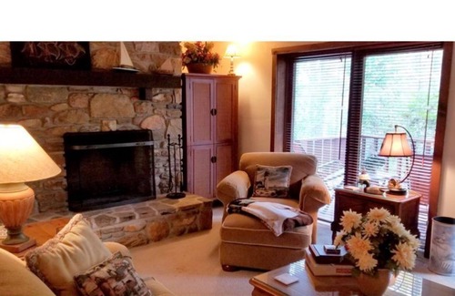 Glen Arm House | NATURE LOVERS WOODLAND RETREAT - TOWSON MD