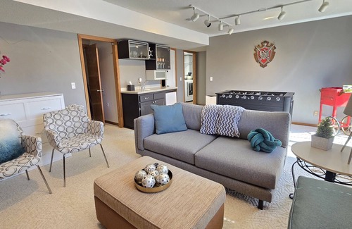 Chanhassen House | Nature's Blissful Haven - King Bed, Outdoor Patio
