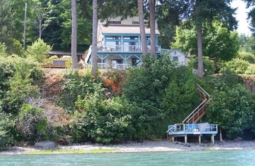 Brinnon House | Nature's Paradise Hood Canal 4 b/r sleeps 6 Waterfront Home w/NatGeo Views