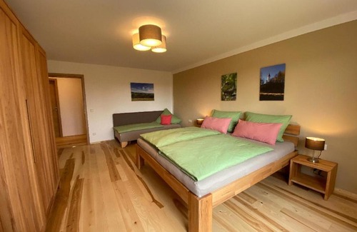 Posing Apartment | Naturspiel