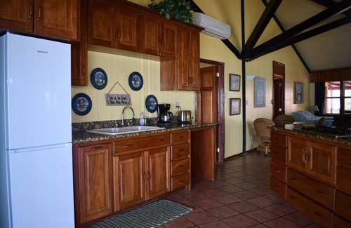 Placencia Apartment | Nautical Inn 12-Vacation Beach Home with HUGE deck