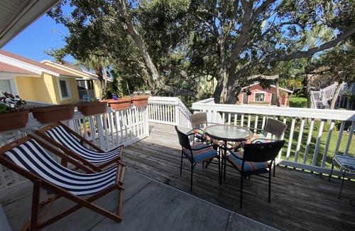 Bayview Apartment | Nautilius Cottage , Bermuda Bay Beach Club , Saint Petersburg , Florida