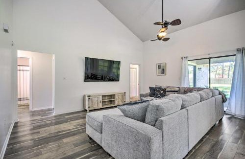 Navarre House | Navarre Home with Game Area and Screened-In Porch