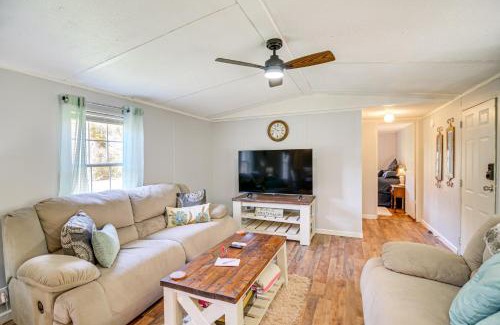 Eriline House | Near ATV and Hiking Trails Home with Deck in Oneida!