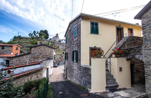 Ricco del Golfo di Spezia Apartment | Near - Cinque Terre Holiday Apartment