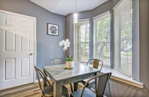 Savannah House | Near Dining & Downtown- Moon River District Digs