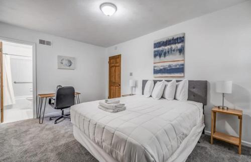 Memphis House | Near Dining & Shopping-Tranquility on Tulip Tree