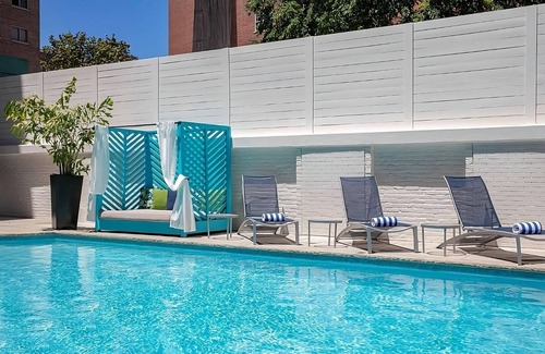 Dupont Circle Hotel | Near Downtown Washington | 2 Rooms | Pets Are Welcomed