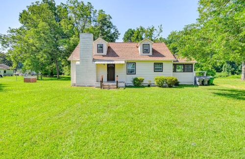 Hidden Valley House | Near Hospitals Charming Home with Yard in Charlotte