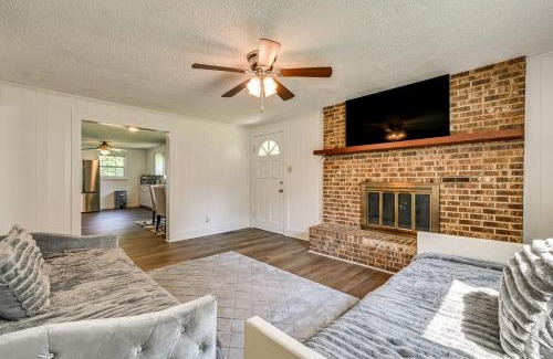 Hidden Valley House | Near Hospitals Charming Home with Yard in Charlotte