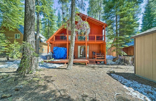 Donner Lake Woods Cabin | Near Lake: Cabin w/Fire Pit & Grill in Truckee!