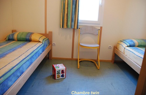 Blavignac Ski Chalet | Near Le MALZIEU-VILLE, chalet* well located, covered swimming pool