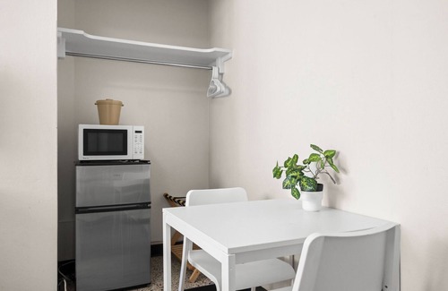 Miramar Apartment | Near Old San Juan & La Placita | For Family & Friends | Mini Fridge