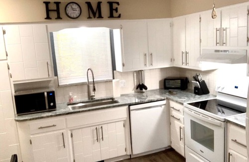 Akron House | Near Pro Football HOF Portage lake Downtown Akron