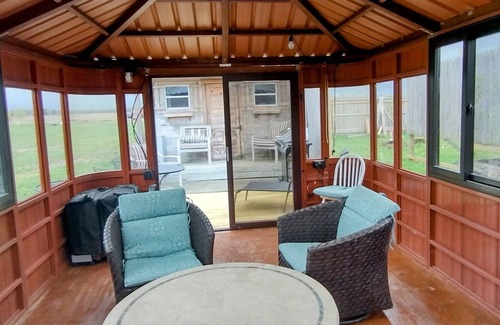 Kinsman Cabin | Near Pymatuning Lake (4 miles), kyaking, Deer Park, and fishing on site