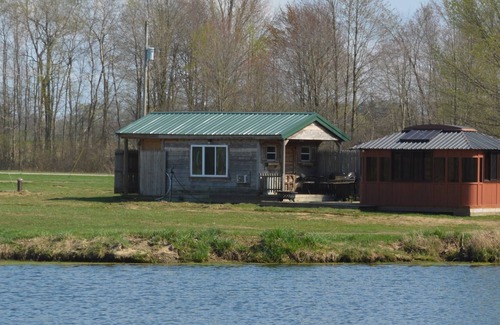 Kinsman Cabin | Near Pymatuning Lake (4 miles), kyaking, Deer Park, and fishing on site
