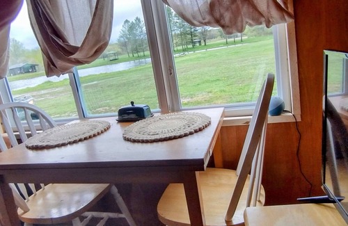 Kinsman Cabin | Near Pymatuning Lake (4 miles), kyaking, Deer Park, and fishing on site