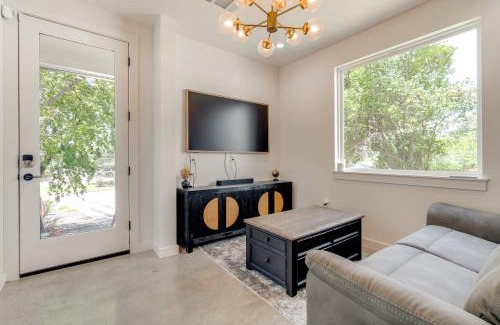 Rosewood House | Near Restaurants and Parks Home 3 Mi to Dtwn Austin