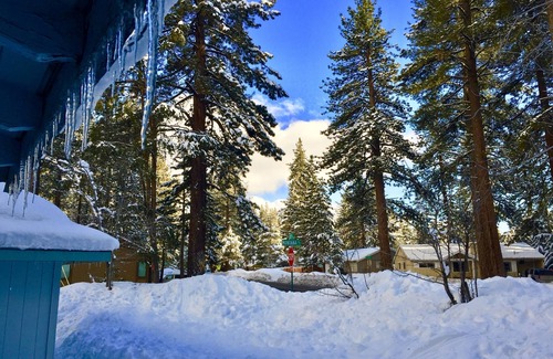 Tahoe Island House | Near Tahoe keys. Marina, Pool Table, Streaming TV, & Free Wifi