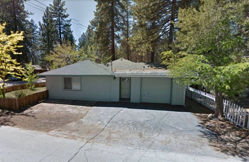 Tahoe Island House | Near Tahoe keys. Marina, Pool Table, Streaming TV, & Free Wifi