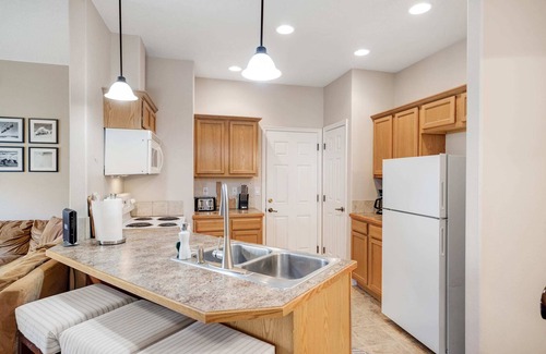 Donnelly House | Near Tamarack AC Kitchen TV Washer/Dryer