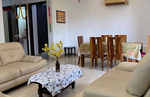 Saket Apartment | near to max hospital n5 min walk select city mall & dlf avenue n