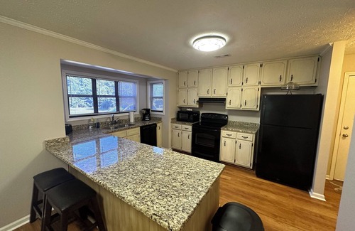 Fayetteville House | Near Trilith Studios, Piedmont Fayette Hospital, and convenient to Atlanta