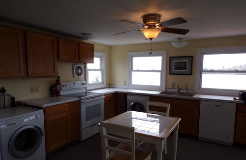 Stonington Cottage | Neat and clean waterfront cottage