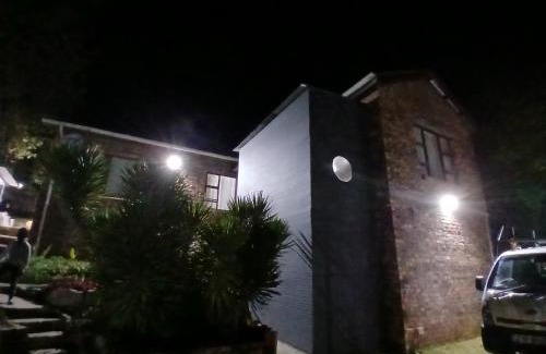 Grahamstown Villa | Neat Haven Self Catering