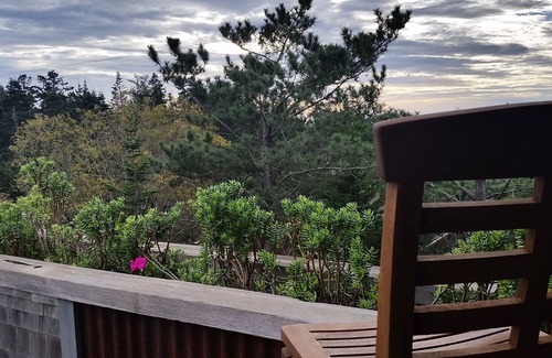 Manchester House | Need to get away? This is your home away from - everything!nSEAGLASS Irish Beach