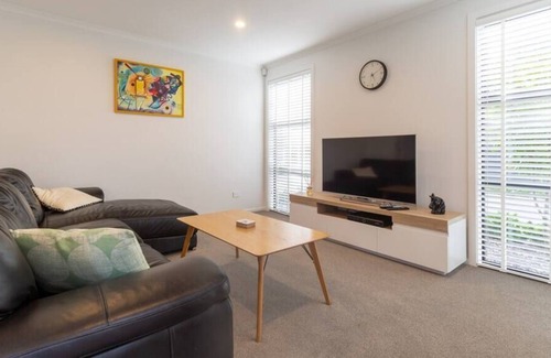 Nelson House | Nelson Central Town House