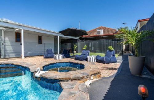 Torrensville Villa | Neptune - 2BR Private Pool WiFi