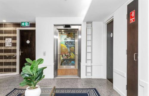 Perth Hotel | Nest on Newcastle - N2