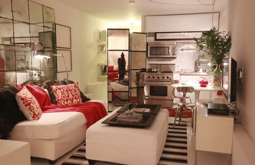 North of the Panhandle Apartment | Nested In A Beautiful Iconic House Of Peace Victorian