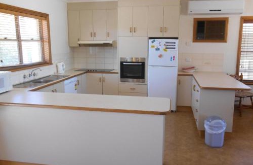 Ardrossan House | Nevah Barc - Ardrossan