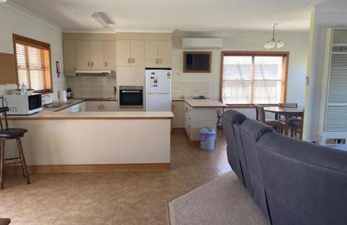 Ardrossan House | Nevah Barc - Ardrossan