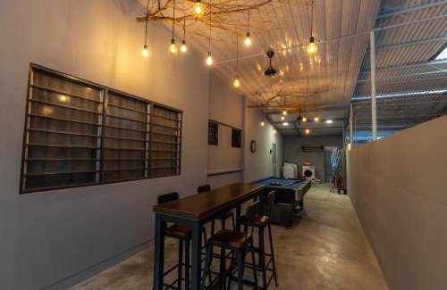 George Town House | -NEW- 22Pax 5R4B V KTV,KID'S POOL,POOL TABLE NEAR USM,LWE HOSPITAL,SPI ARENA