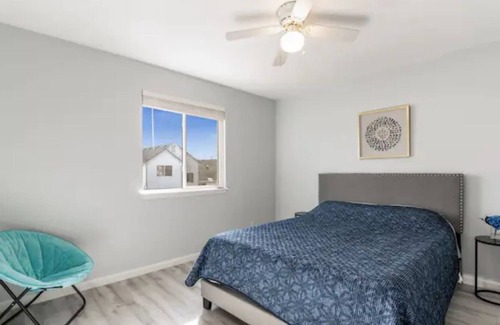 Northglenn House | NEW 3 - bedroom residential house. Free Parking
