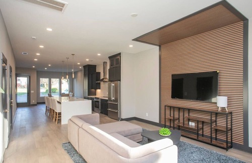 Madison House | New 3 Story Home Near Broadway